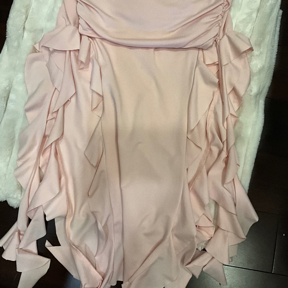 Pink ruched bodycon maxi dress - Picture 2 of 3